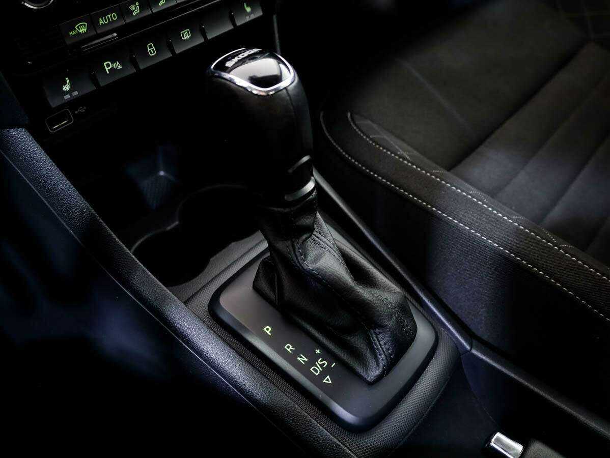Купить Skoda Rapid с пробегом. Фото: #17