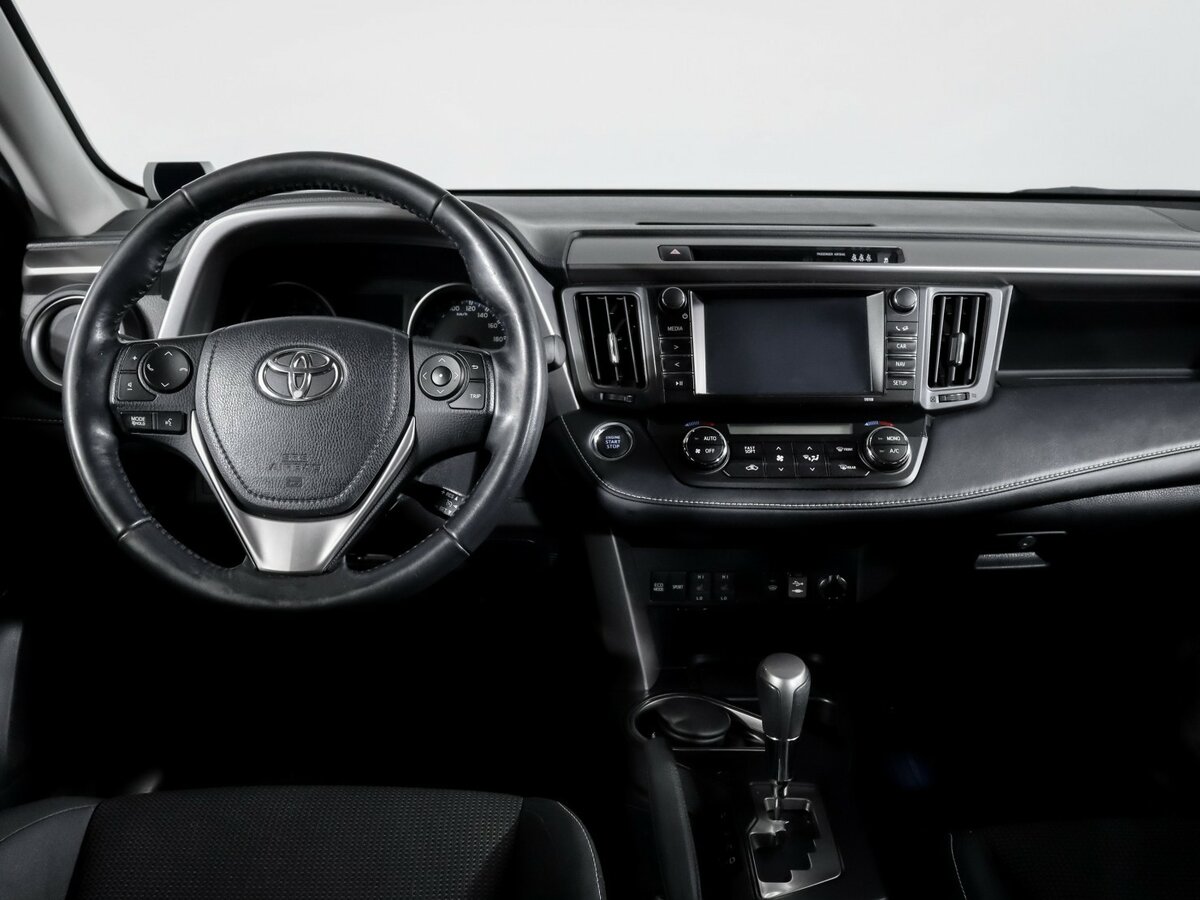 Купить Toyota RAV4 с пробегом. Фото: #11