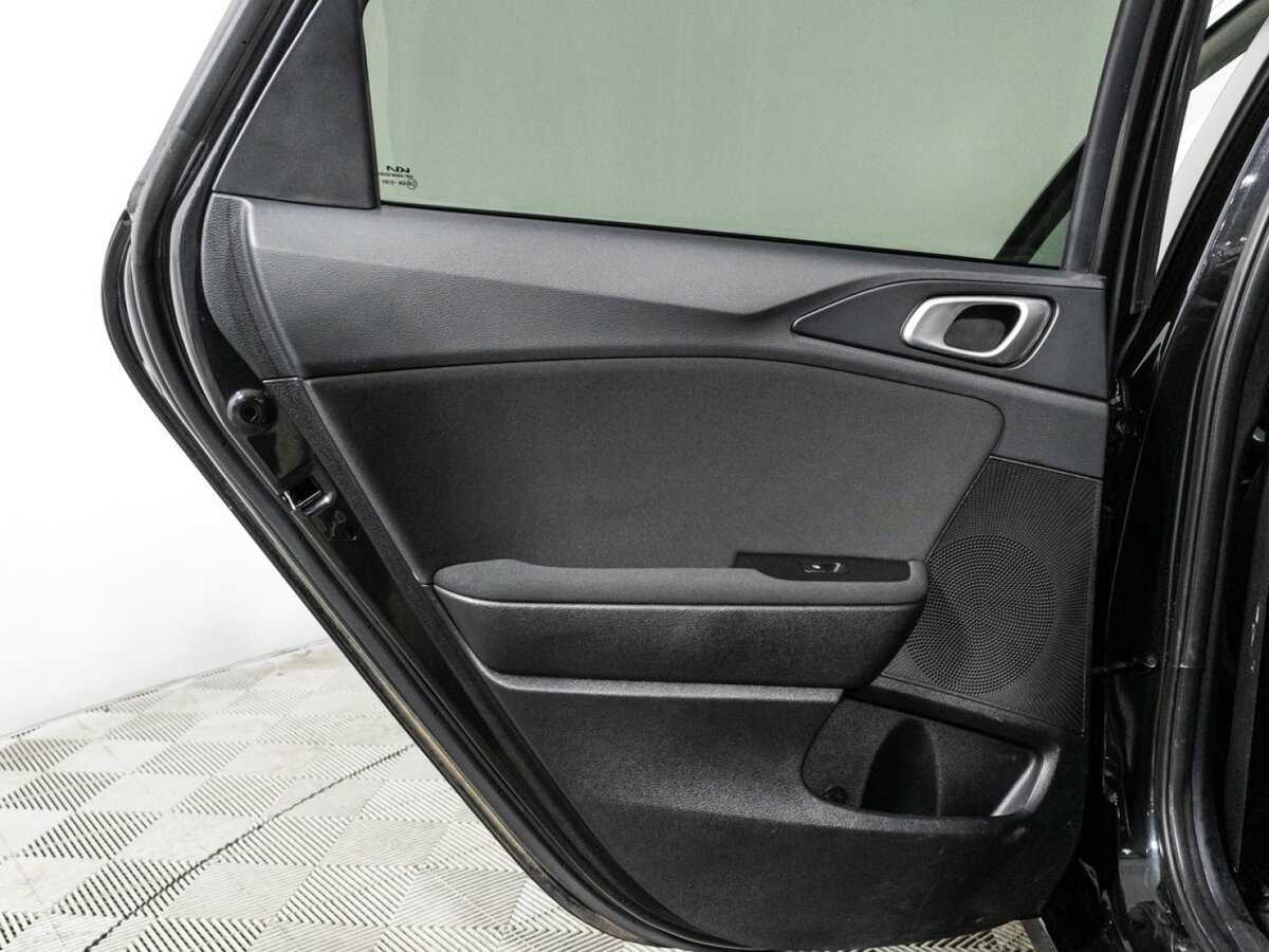 Купить Kia Ceed с пробегом. Фото: #24