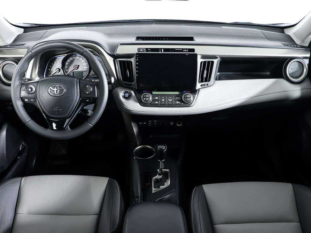 Купить Toyota RAV4 с пробегом. Фото: #8