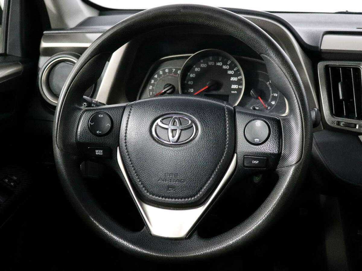 Купить Toyota RAV4 с пробегом. Фото: #11