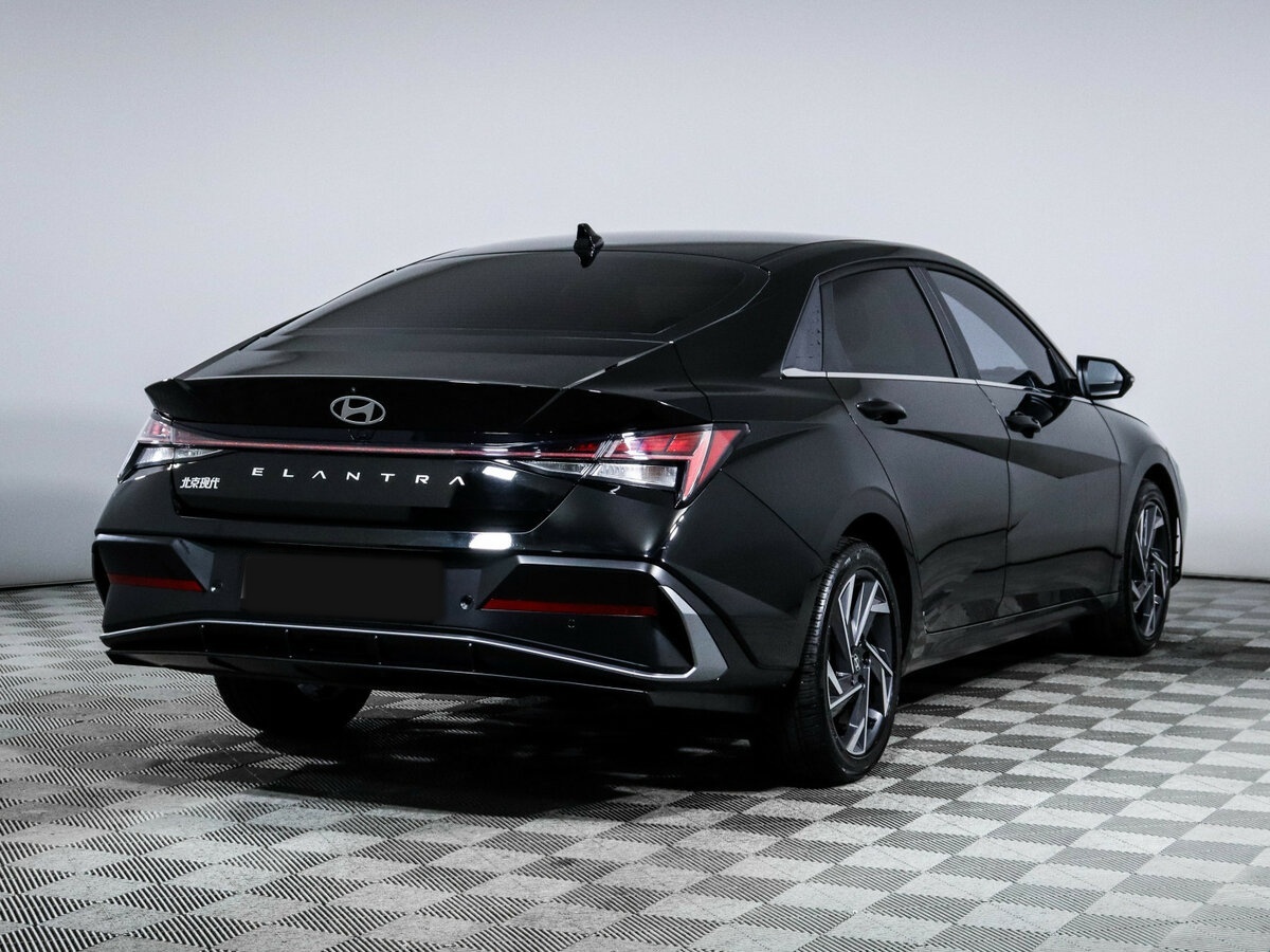 Купить Hyundai Elantra с пробегом. Фото: #4