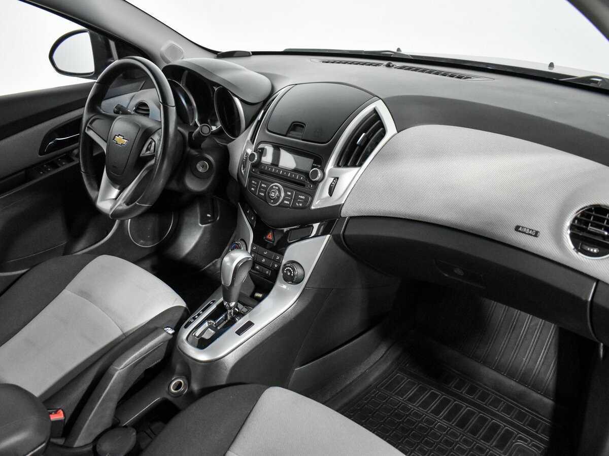 Купить Chevrolet Cruze с пробегом. Фото: #13
