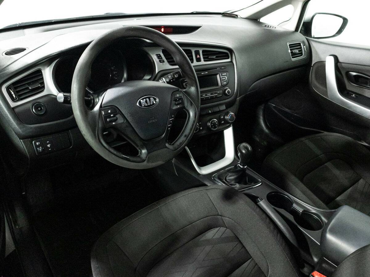 Купить Kia Ceed с пробегом. Фото: #10