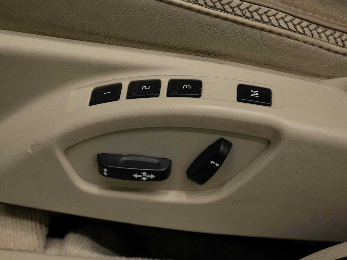 Купить Volvo XC70 с пробегом. Фото: #17