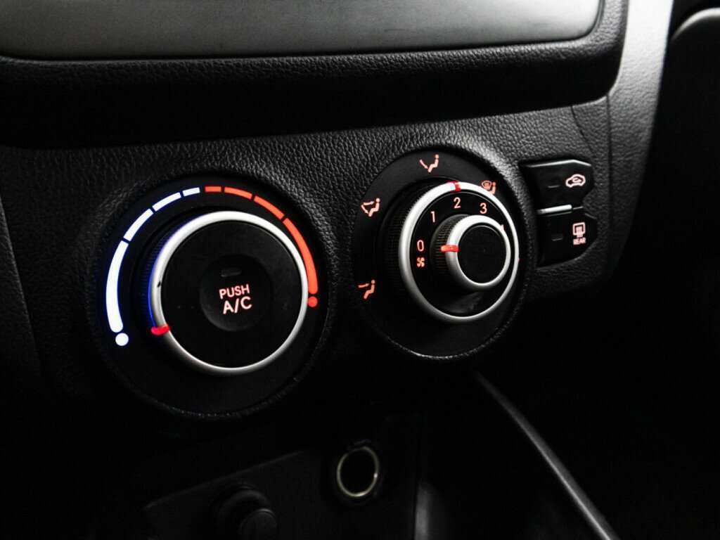 Купить Kia Rio с пробегом. Фото: #14