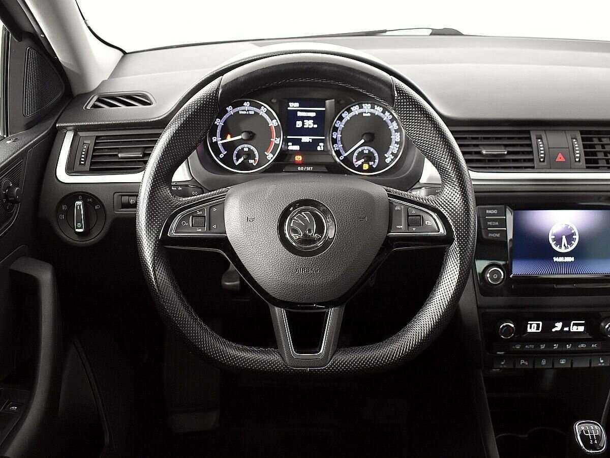 Купить Skoda Rapid с пробегом. Фото: #8