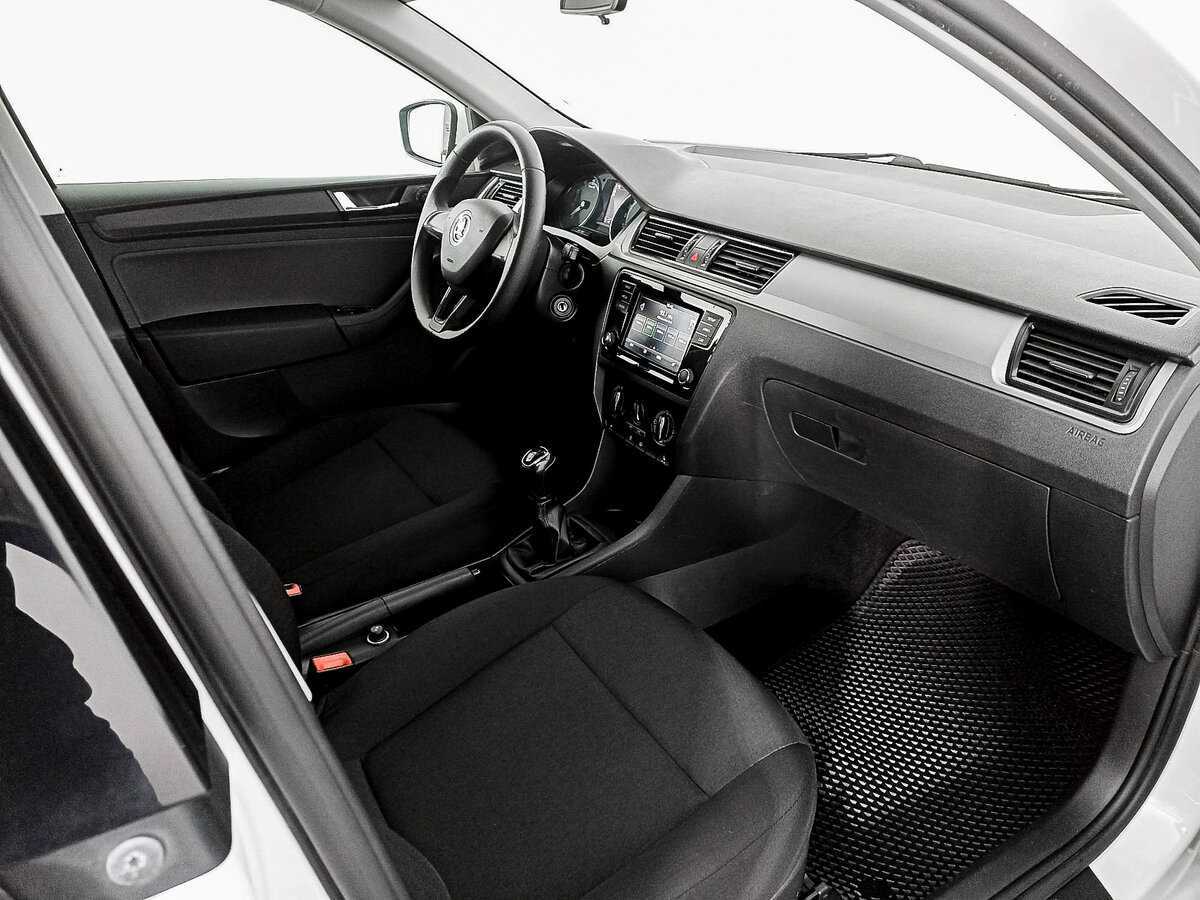 Купить Skoda Rapid с пробегом. Фото: #10