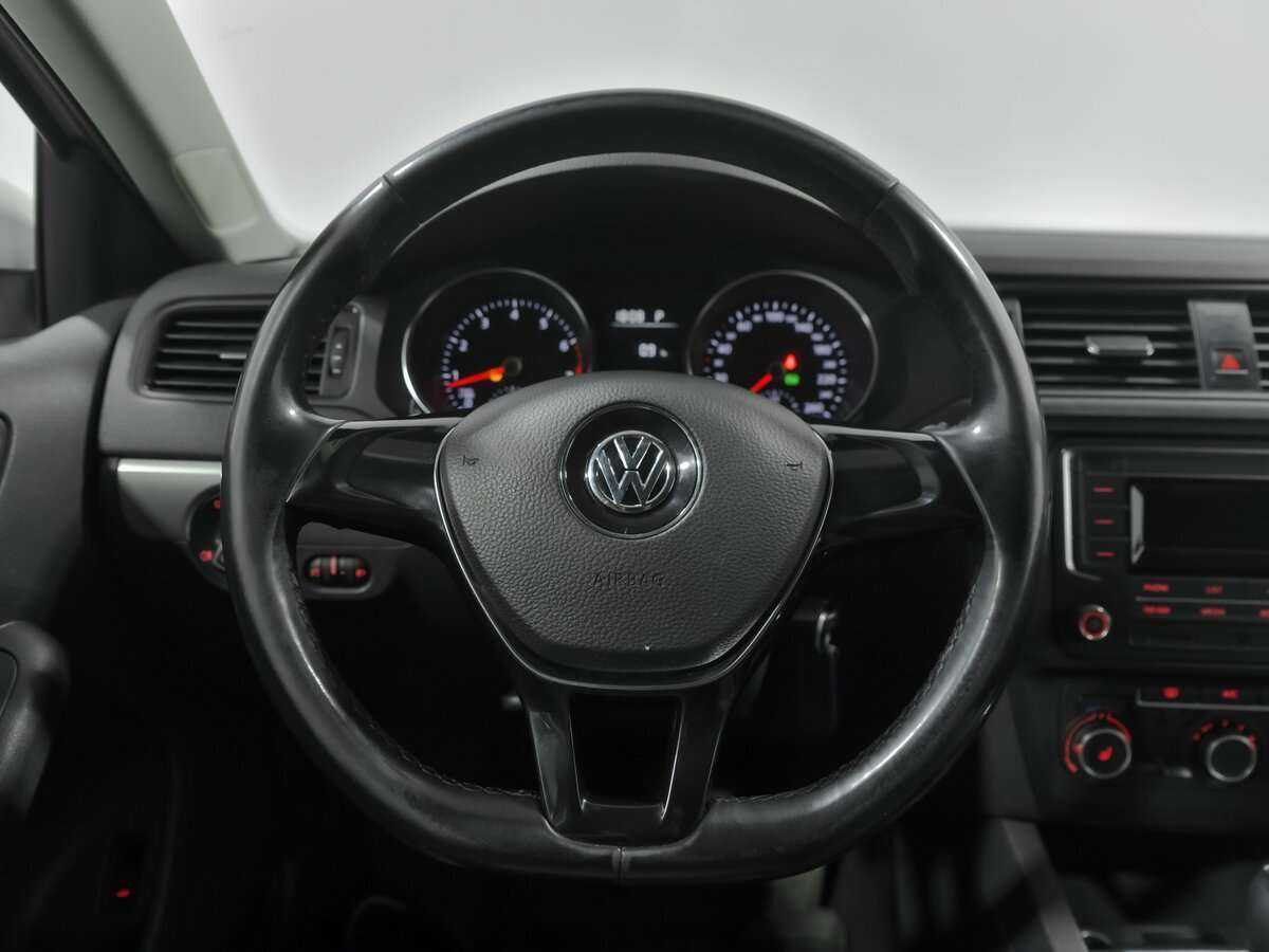 Купить Volkswagen Jetta с пробегом. Фото: #5