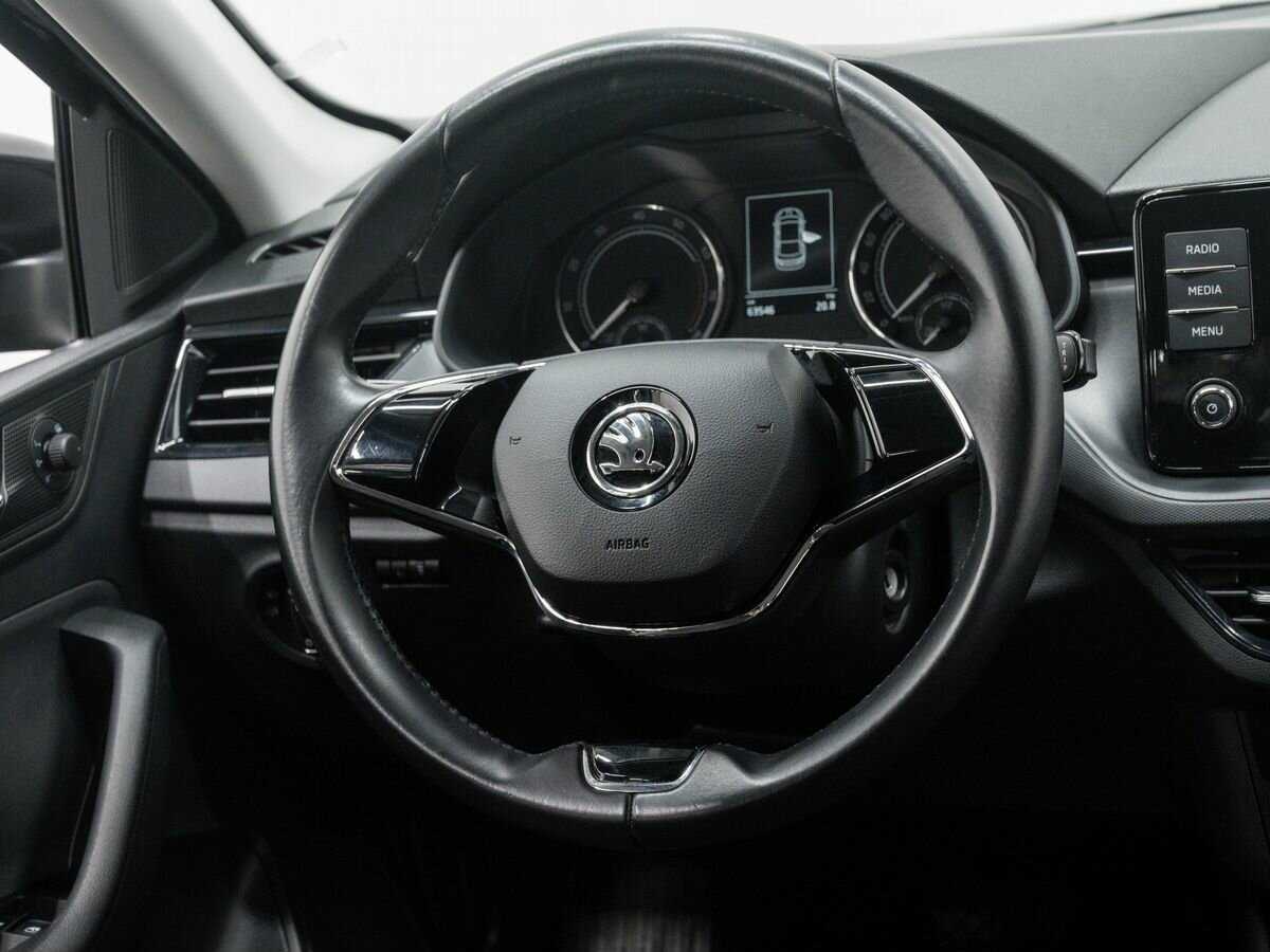 Купить Skoda Rapid с пробегом. Фото: #10