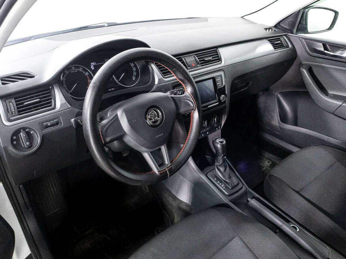 Купить Skoda Rapid с пробегом. Фото: #10