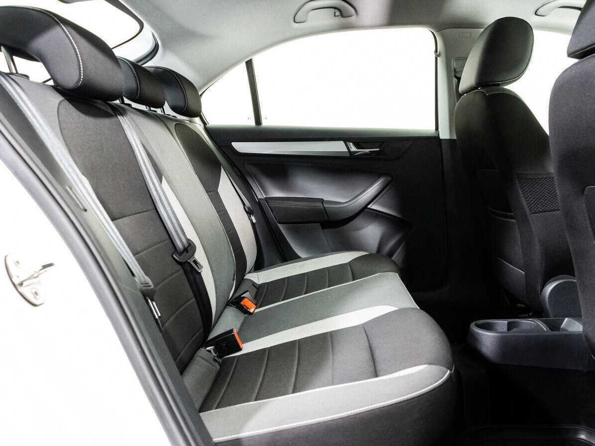 Купить Skoda Rapid с пробегом. Фото: #8
