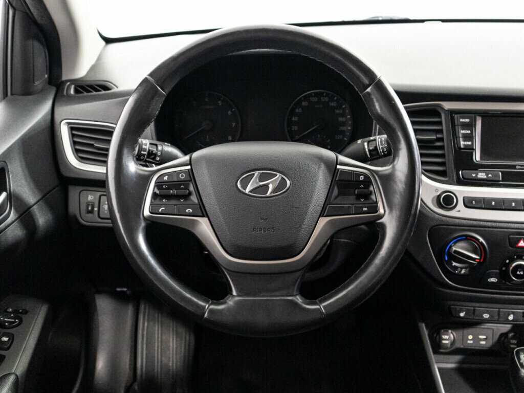 Купить Hyundai Solaris с пробегом. Фото: #16