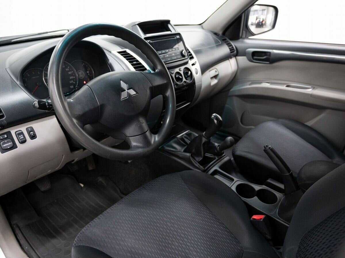 Купить Mitsubishi Pajero Sport с пробегом. Фото: #6