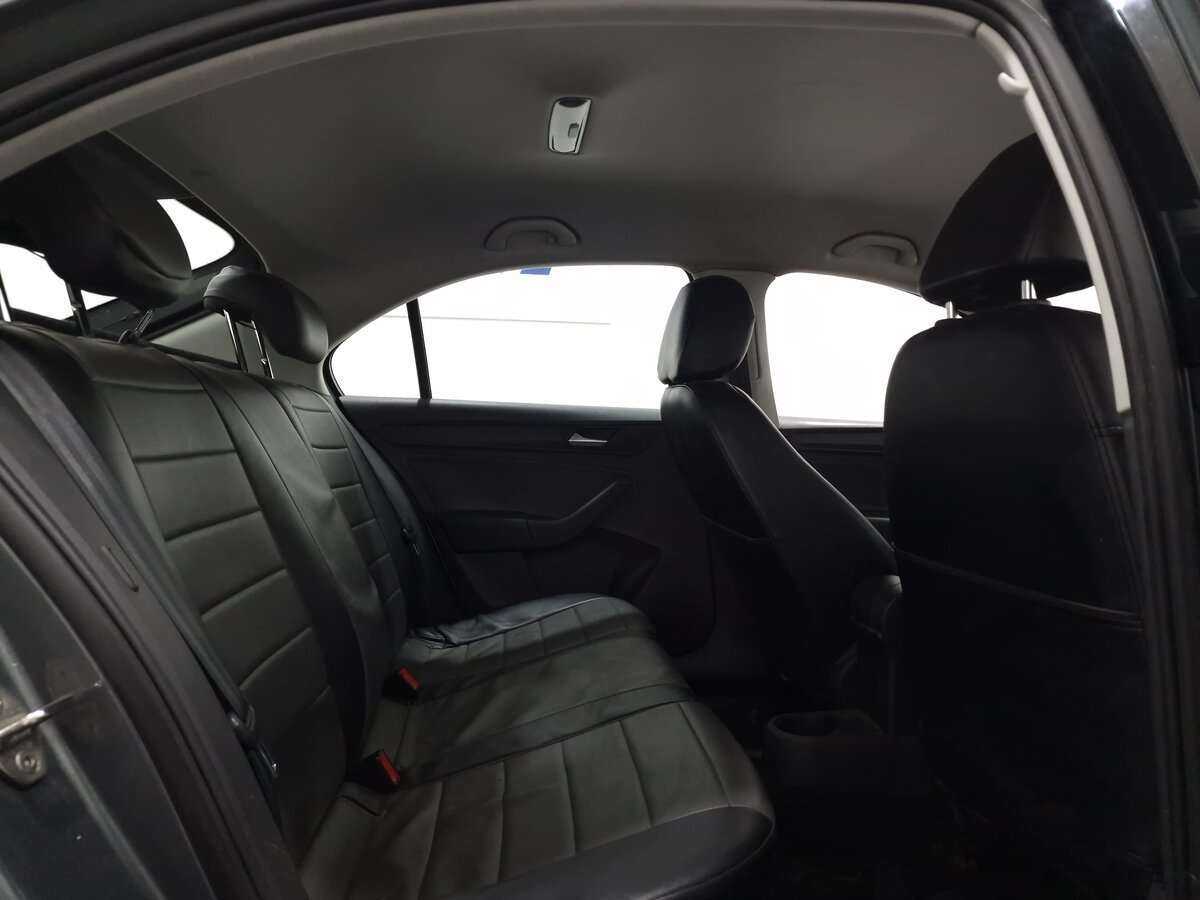 Купить Volkswagen Polo с пробегом. Фото: #4