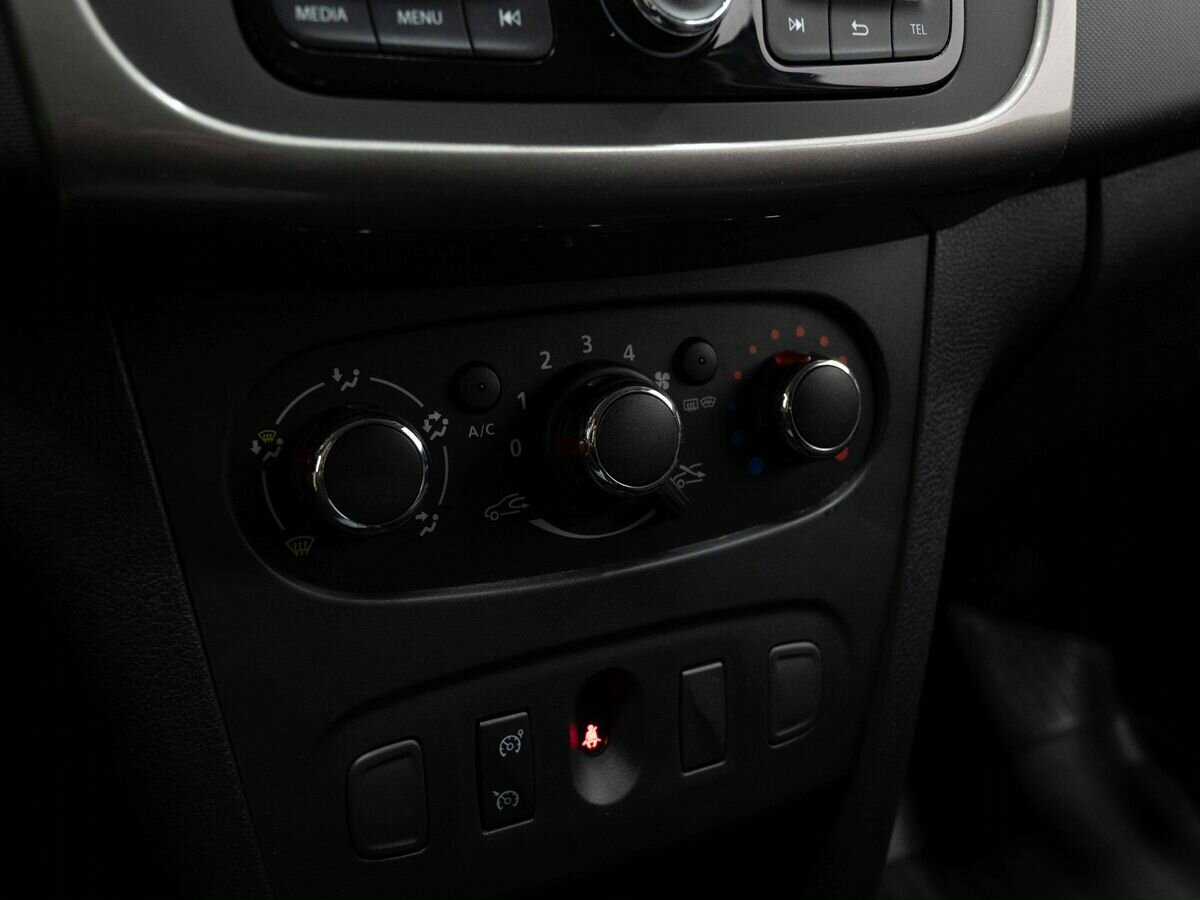 Купить Renault Sandero с пробегом. Фото: #18