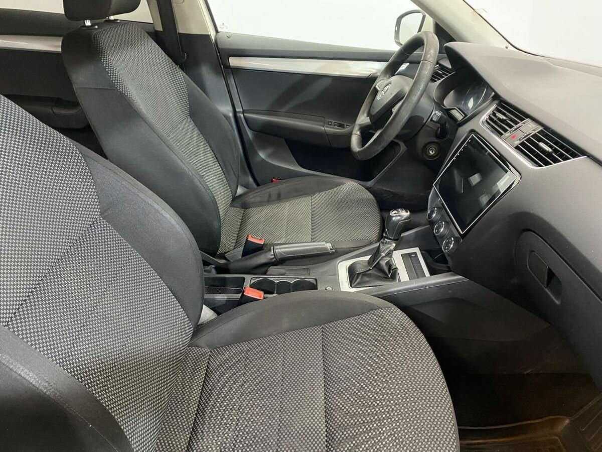 Купить Skoda Octavia с пробегом. Фото: #9