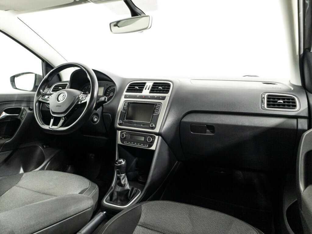 Купить Volkswagen Polo с пробегом. Фото: #8