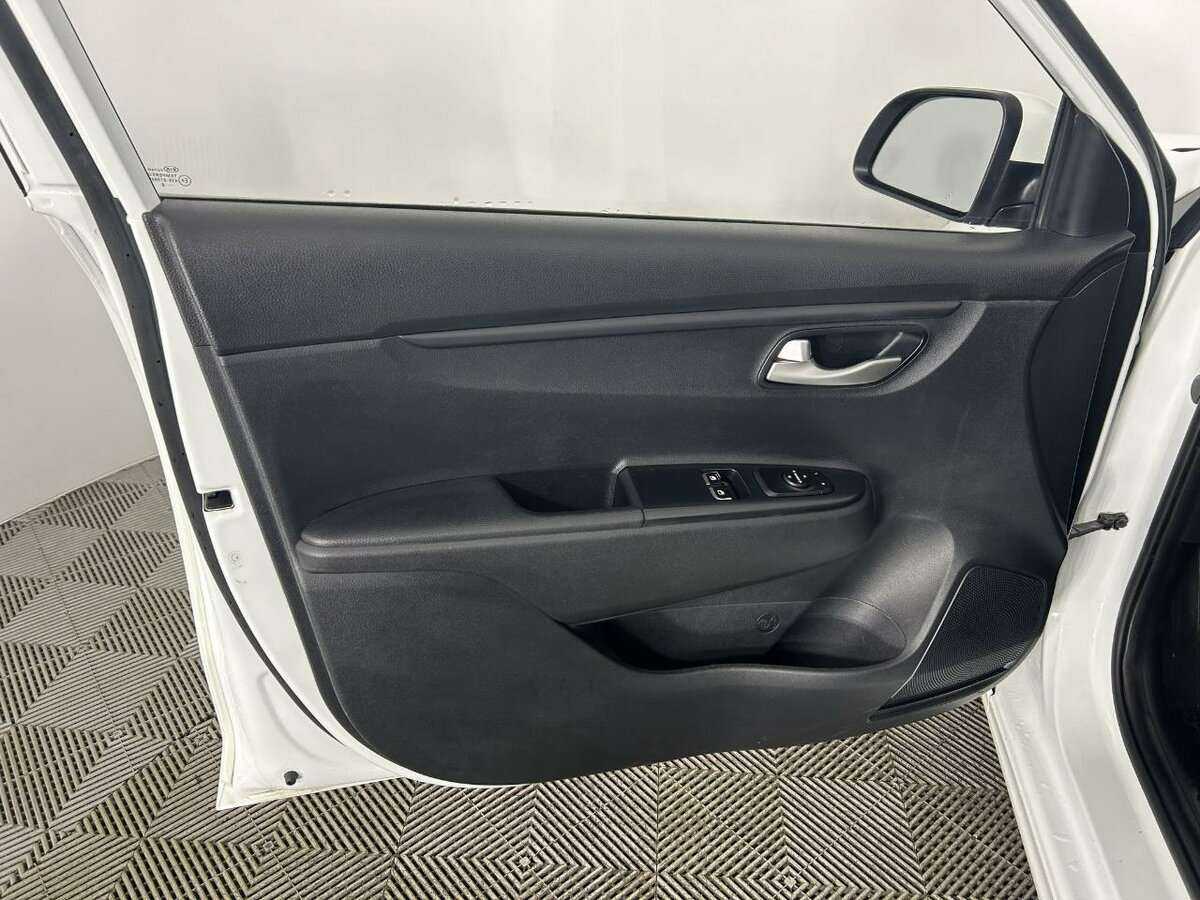 Купить Kia Rio с пробегом. Фото: #7