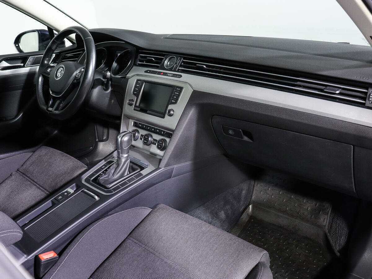 Купить Volkswagen Passat с пробегом. Фото: #7