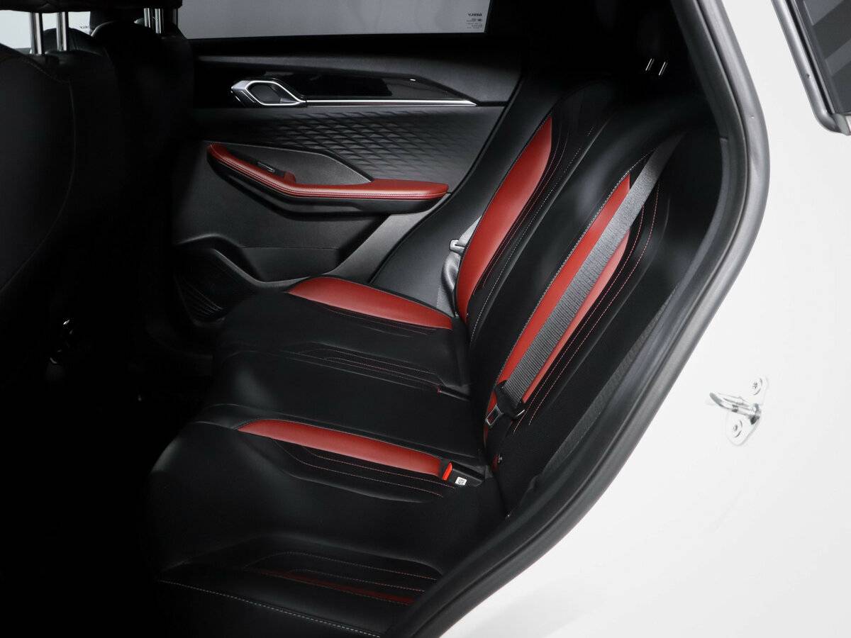 Купить Geely Coolray с пробегом. Фото: #7