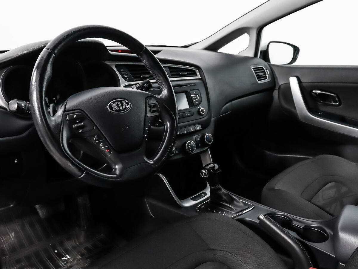 Купить Kia Ceed с пробегом. Фото: #8