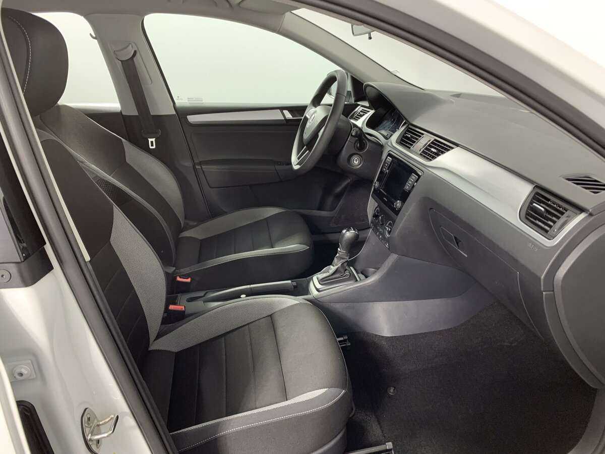 Купить Skoda Rapid с пробегом. Фото: #12