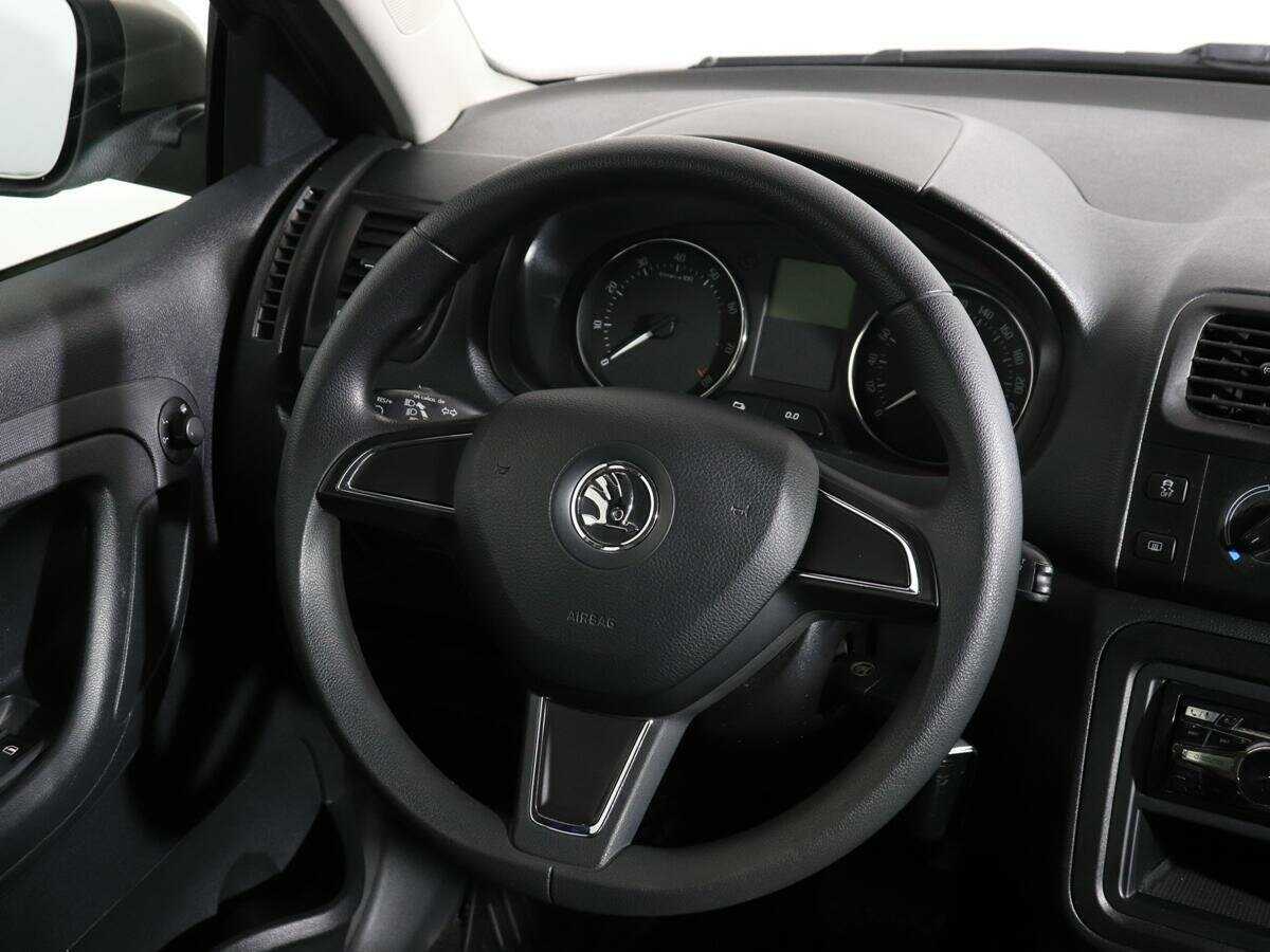 Купить Skoda Fabia с пробегом. Фото: #12