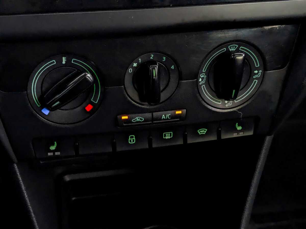 Купить Skoda Rapid с пробегом. Фото: #24