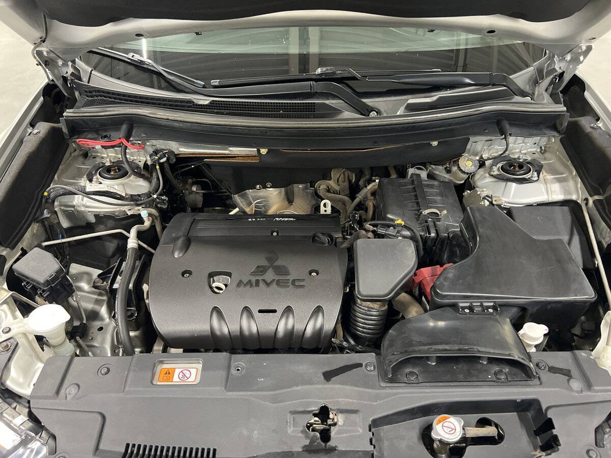 Купить Mitsubishi Outlander с пробегом. Фото: #8