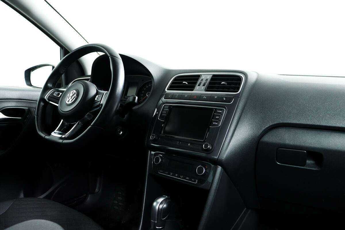 Купить Volkswagen Polo с пробегом. Фото: #8