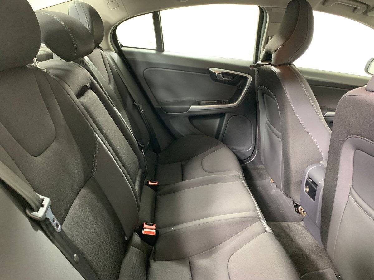 Купить Volvo S60 с пробегом. Фото: #16