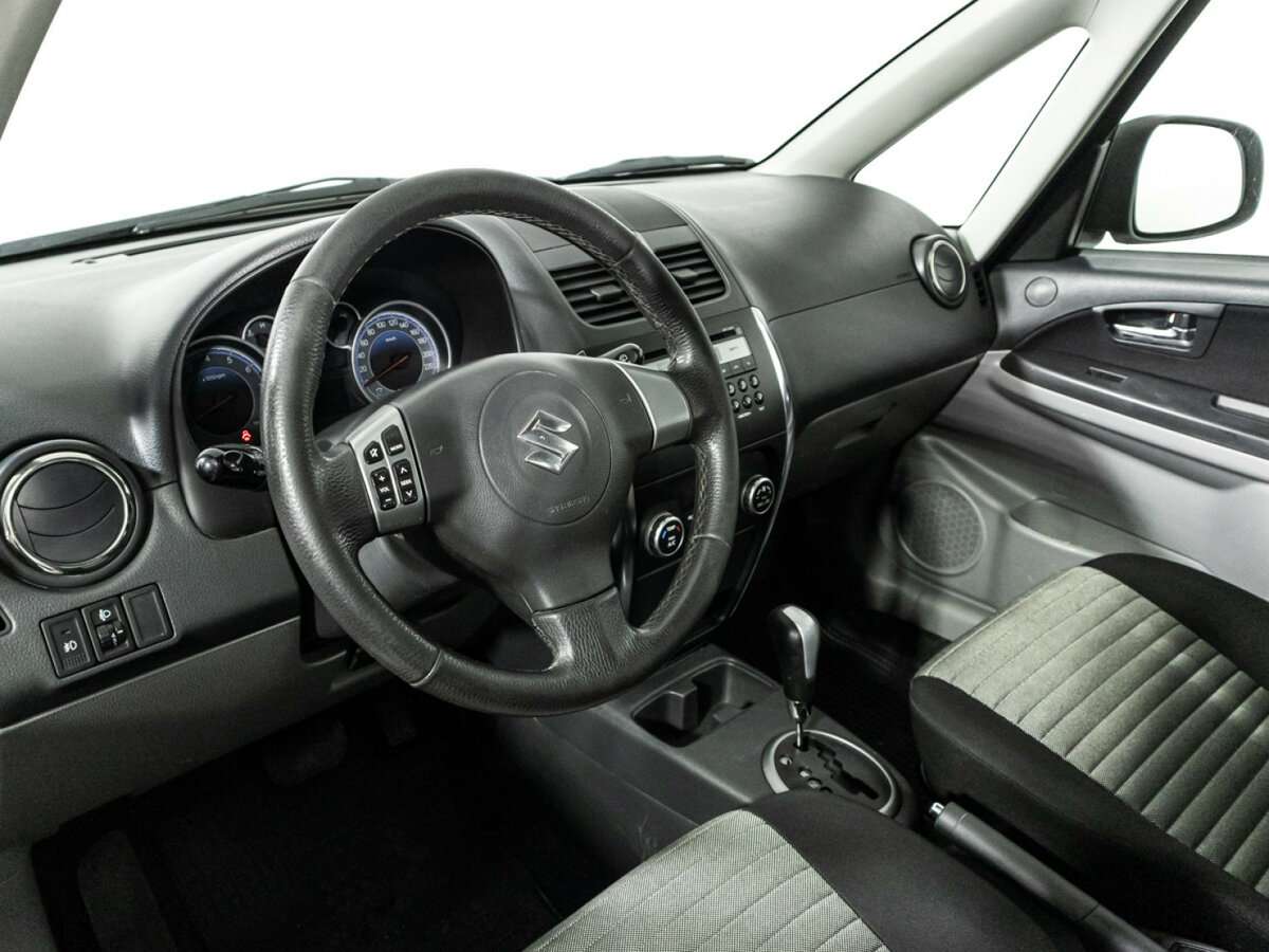 Купить Suzuki SX4 с пробегом. Фото: #6