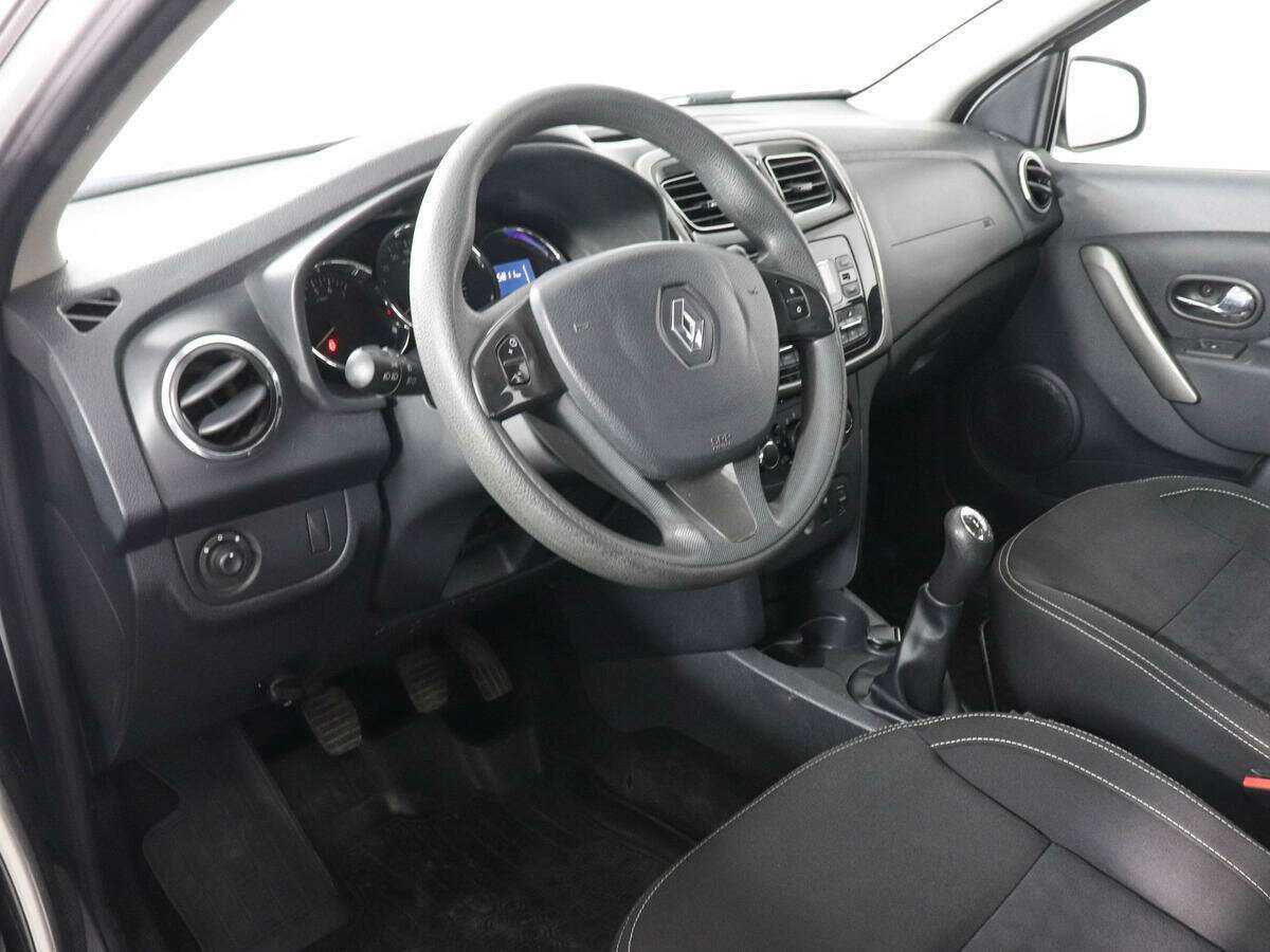 Купить Renault Logan с пробегом. Фото: #4