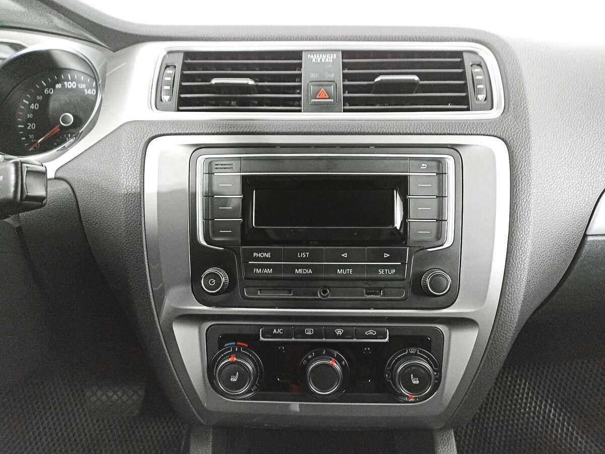 Купить Volkswagen Jetta с пробегом. Фото: #13