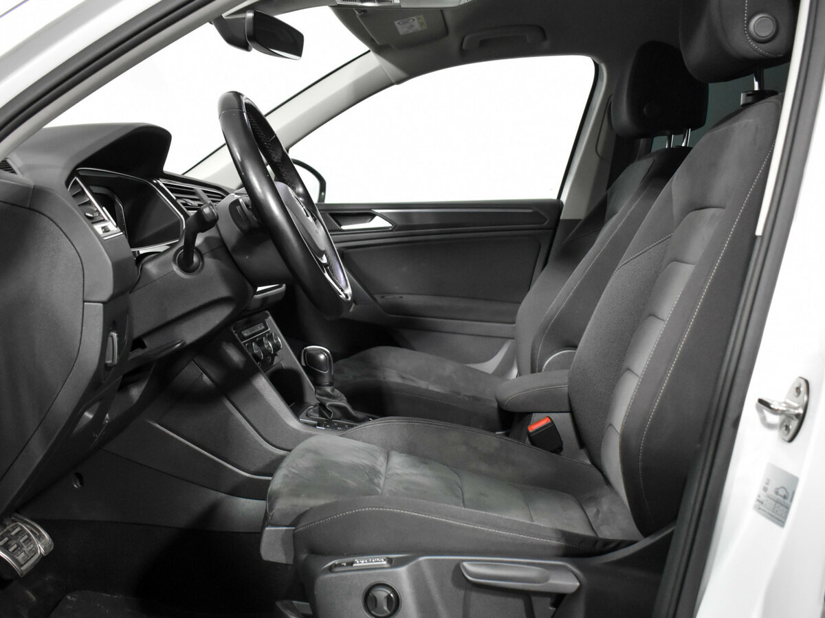Купить Volkswagen Tiguan с пробегом. Фото: #9