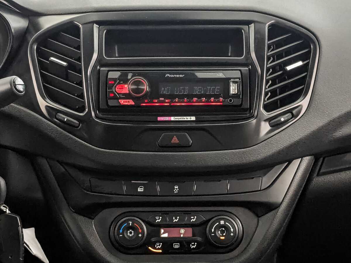 Купить Lada (ВАЗ) Vesta с пробегом. Фото: #12