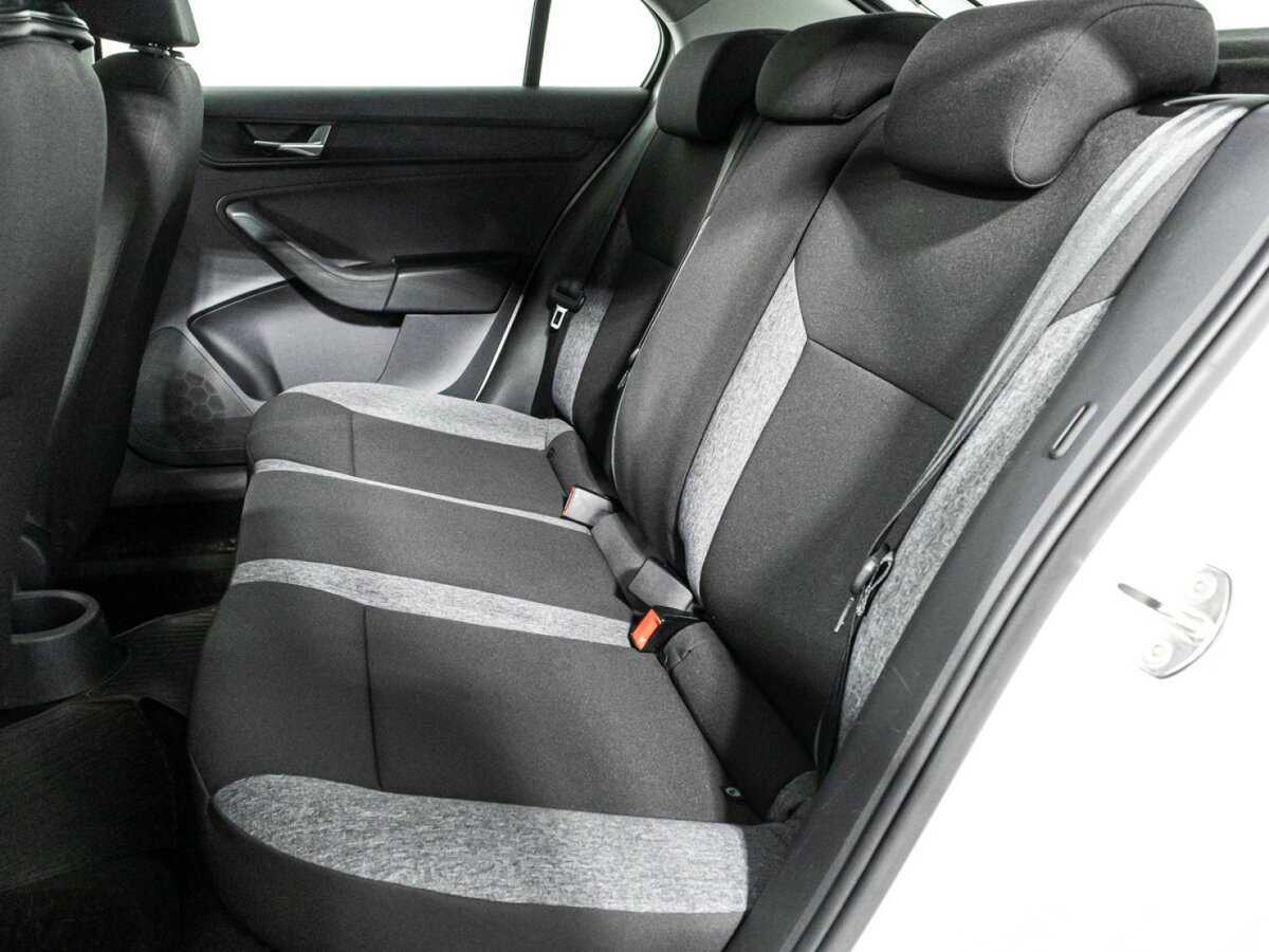 Купить Skoda Rapid с пробегом. Фото: #9