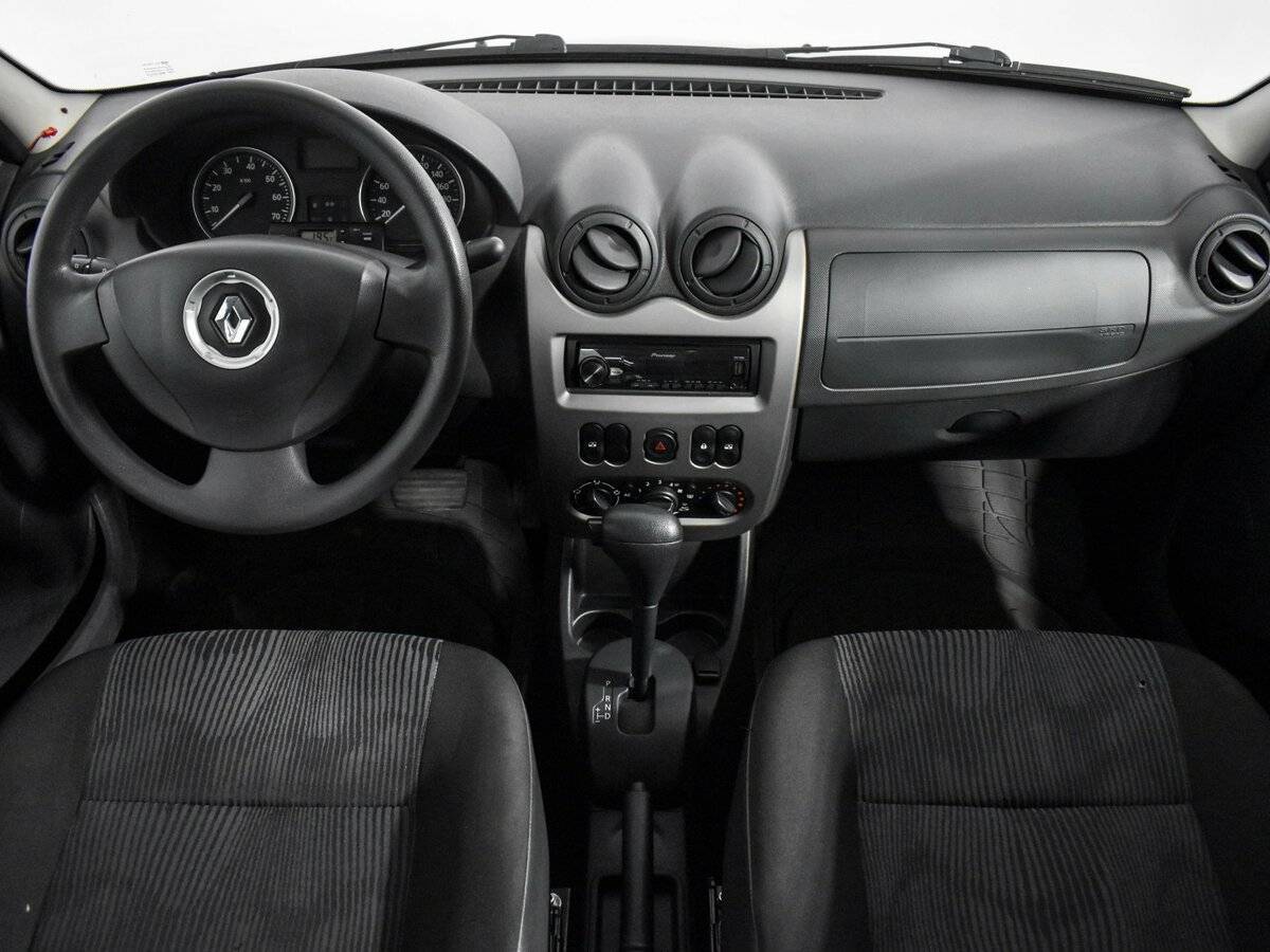 Купить Renault Logan с пробегом. Фото: #11