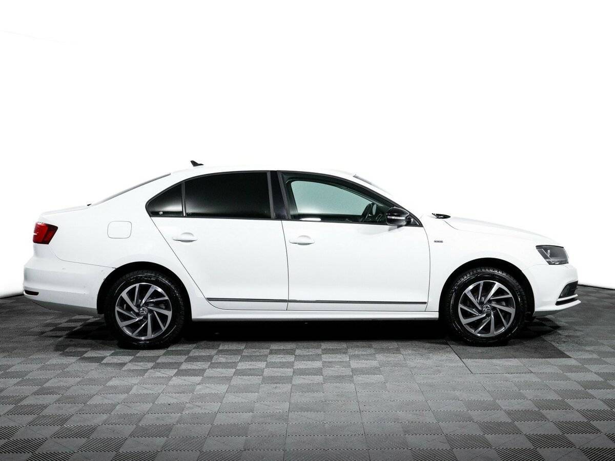 Купить Volkswagen Jetta с пробегом. Фото: #3