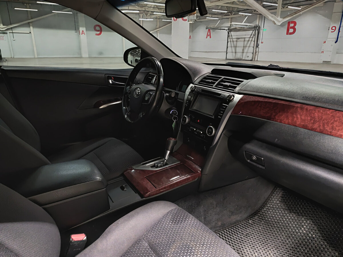 Купить Toyota Camry с пробегом. Фото: #10