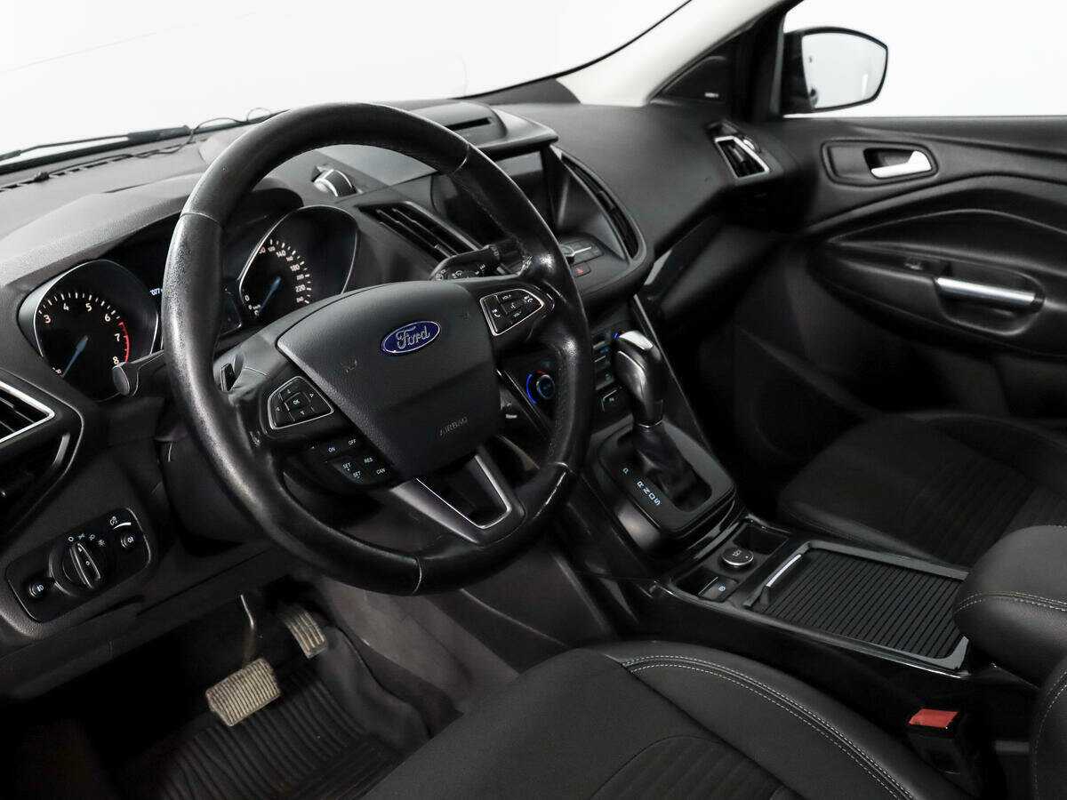 Купить Ford Kuga с пробегом. Фото: #6