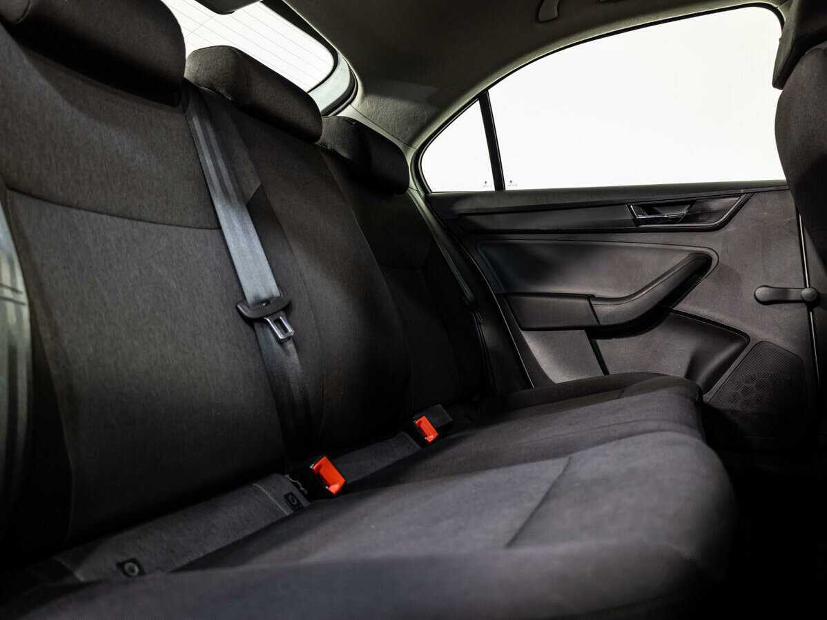 Купить Skoda Rapid с пробегом. Фото: #10