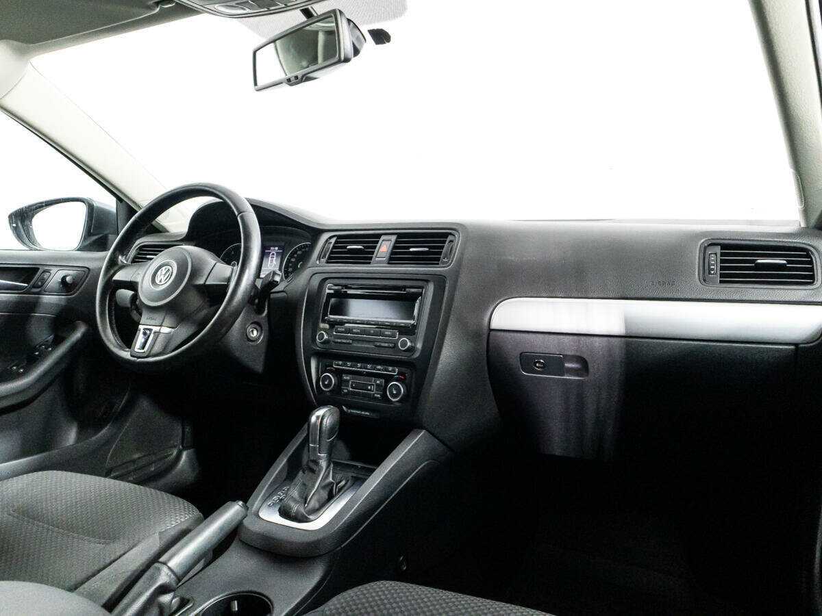 Купить Volkswagen Jetta с пробегом. Фото: #8