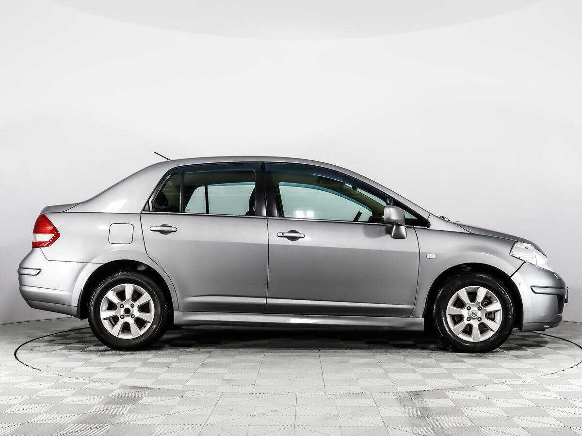Купить Nissan Tiida с пробегом. Фото: #3