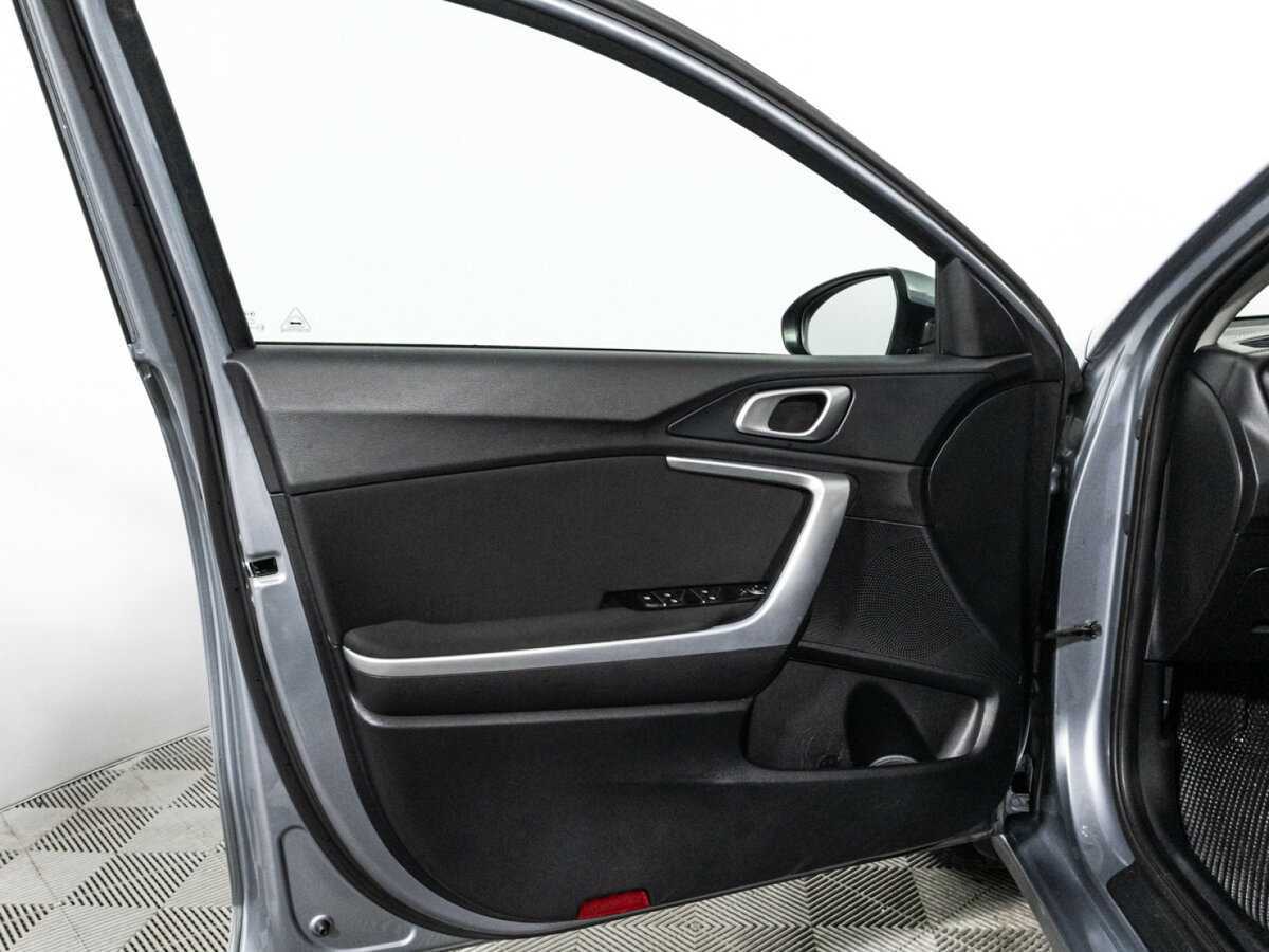 Купить Kia Ceed с пробегом. Фото: #22