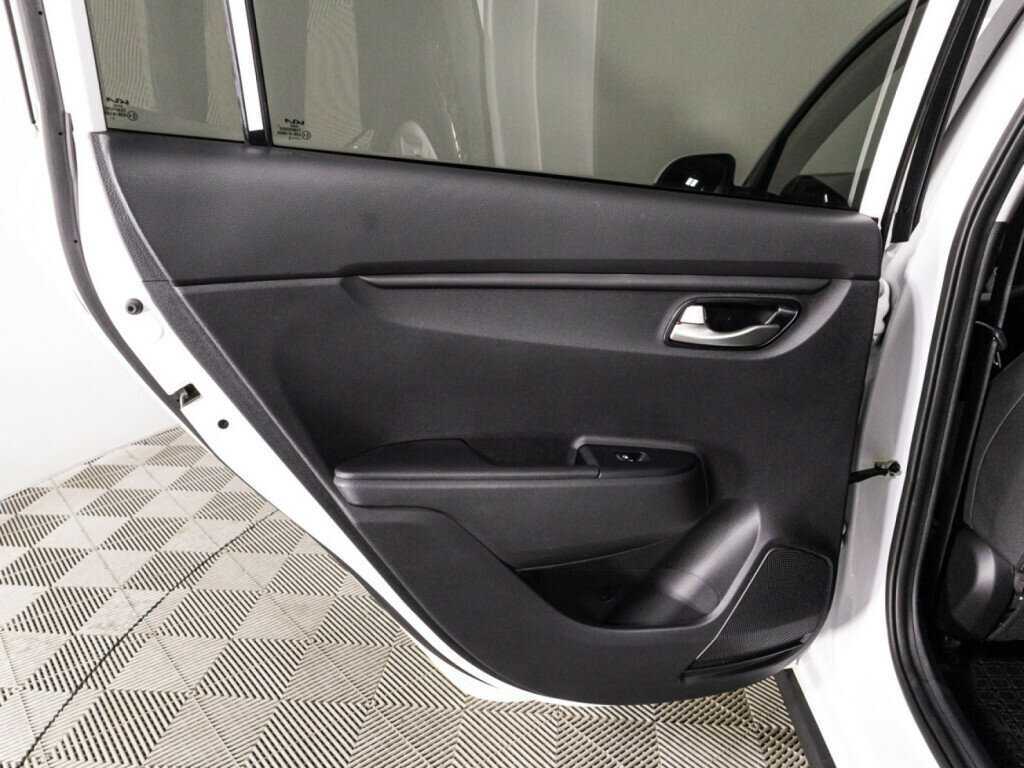 Купить Kia Rio с пробегом. Фото: #24