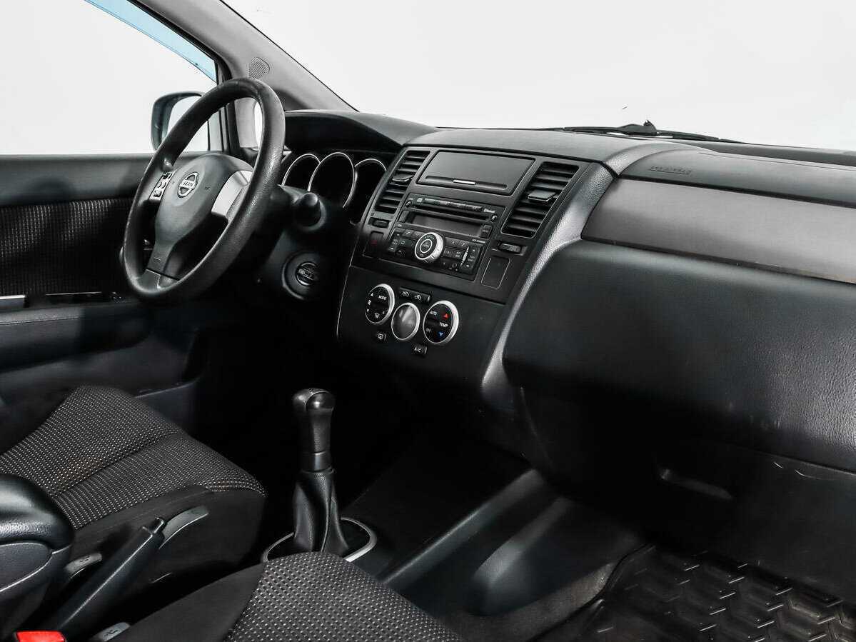 Купить Nissan Tiida с пробегом. Фото: #10