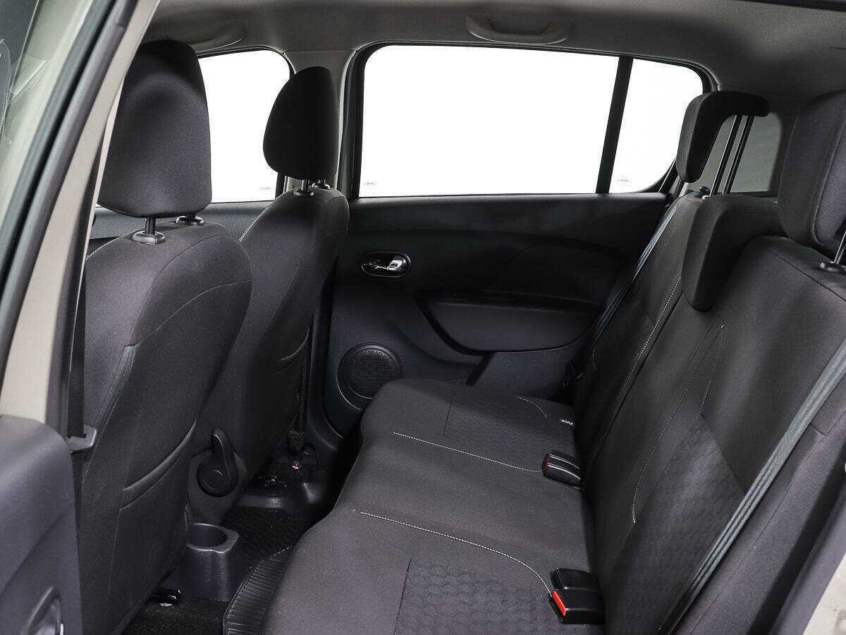 Купить Renault Sandero с пробегом. Фото: #9