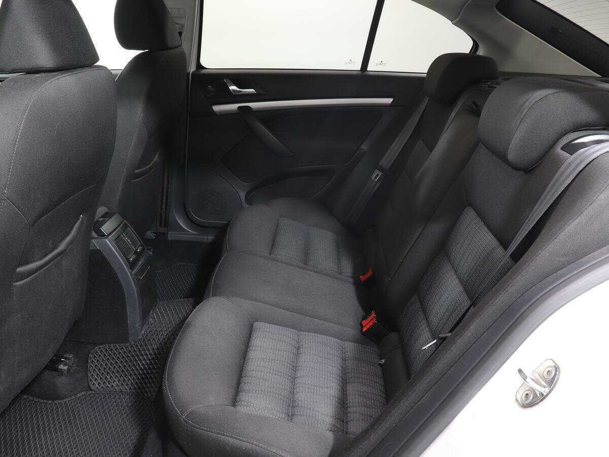 Купить Skoda Octavia с пробегом. Фото: #9